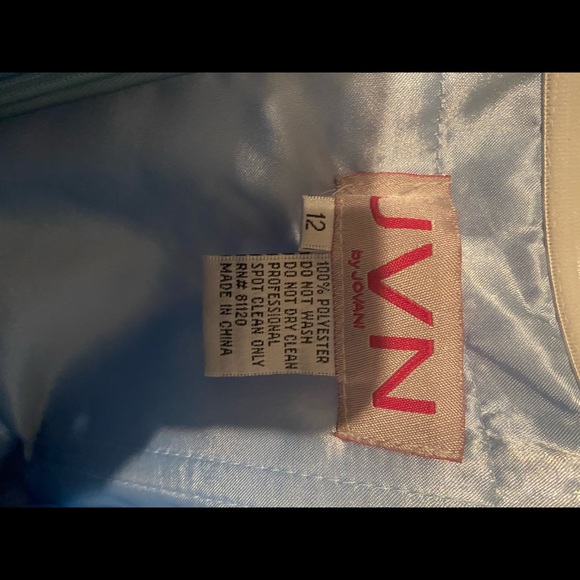 Beautiful short Prom dress. - Picture 3 of 5